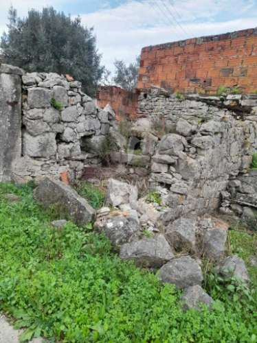 Moradia térrea t5 para reconstruir em valverde - alcanede