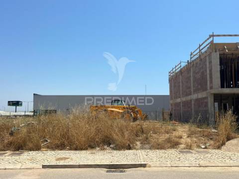 Terreno urbano com projeto aprovado em tavira