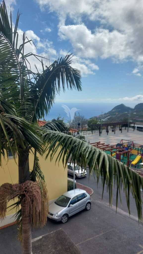Apartamento t3 no estreito de câmara de lobos