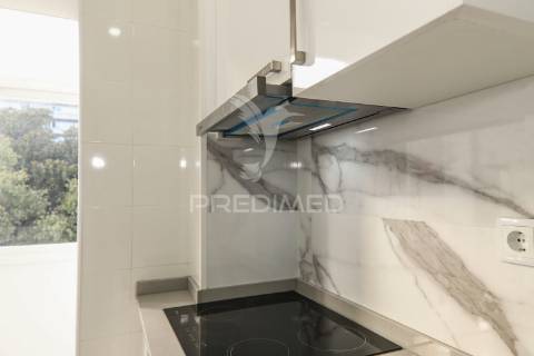 Apartamento t1 totalmente remodelado em arroios, jardim constantino