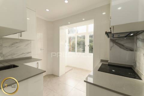 Apartamento t1 totalmente remodelado em arroios, jardim constantino