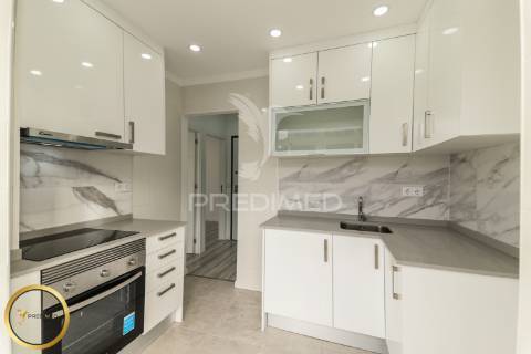 Apartamento t1 totalmente remodelado em arroios, jardim constantino