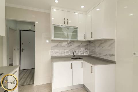 Apartamento t1 totalmente remodelado em arroios, jardim constantino