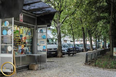 Apartamento t1 totalmente remodelado em arroios, jardim constantino