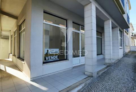 Oportunidade imperdível - loja no coração de torres novas