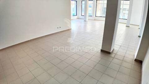 Oportunidade imperdível - loja no coração de torres novas