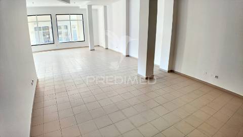 Oportunidade imperdível - loja no coração de torres novas