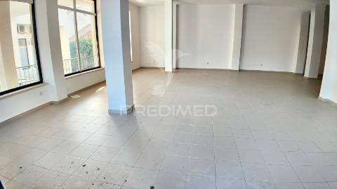 Oportunidade imperdível - loja no coração de torres novas