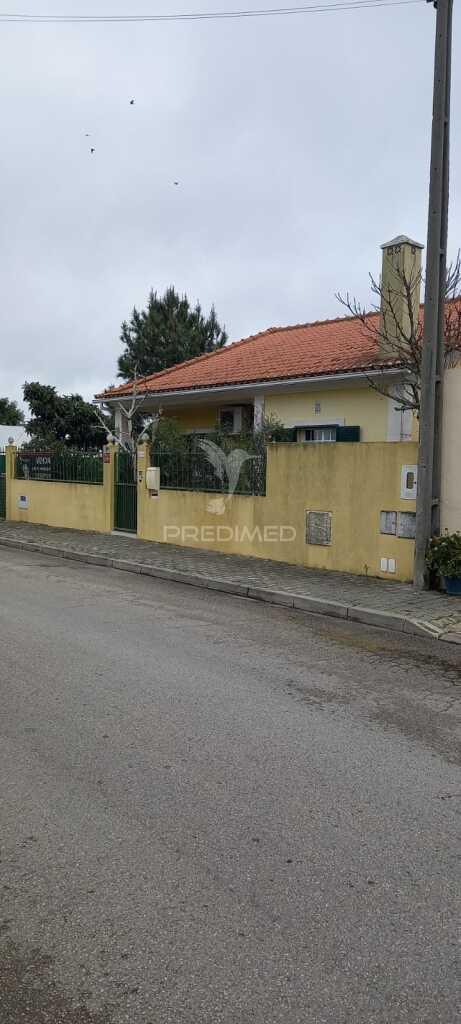 Moradia t2 térrea | fernão ferro