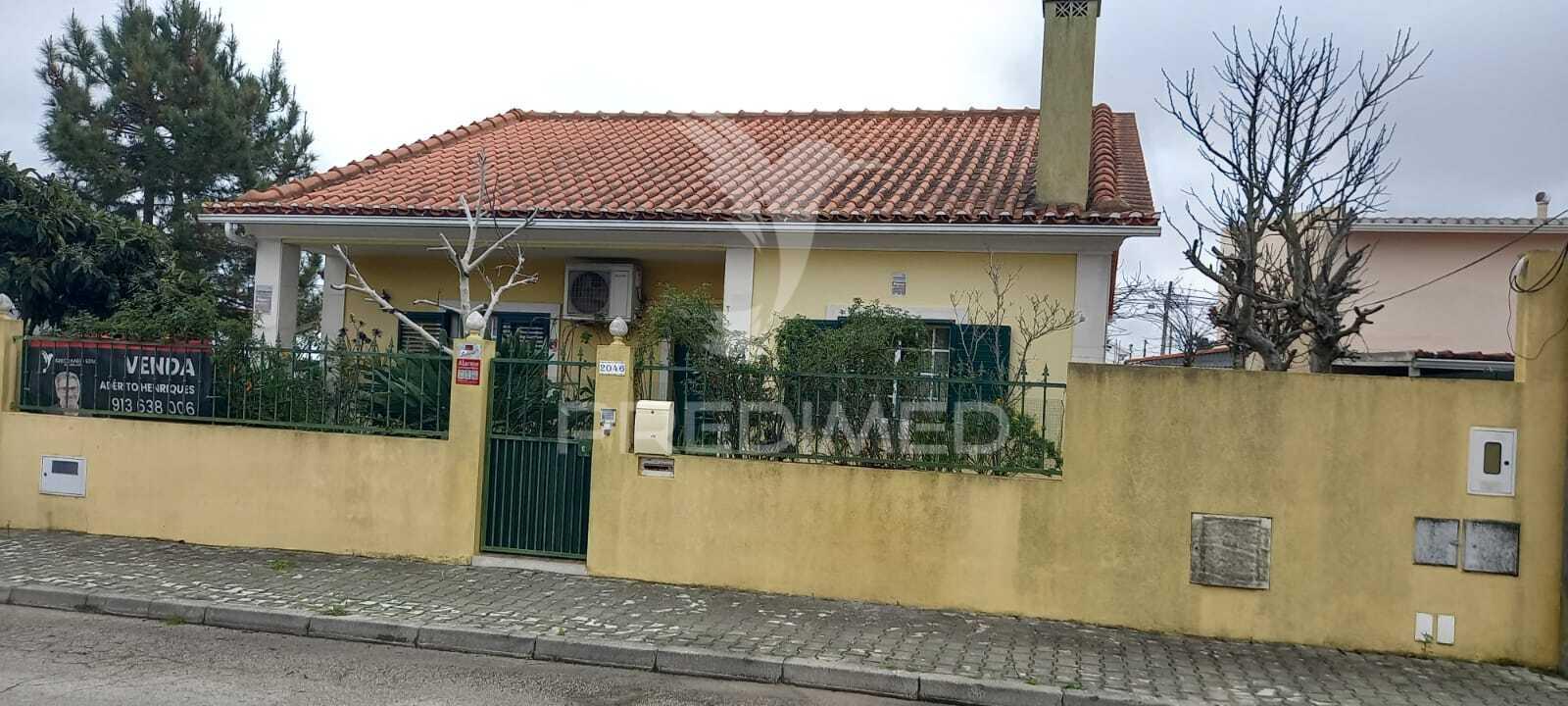 Moradia t2 térrea | fernão ferro