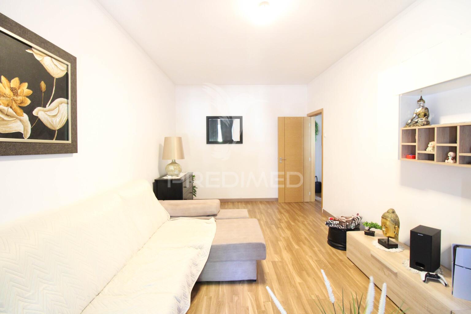 Apartamento t2+1 renovado em faro