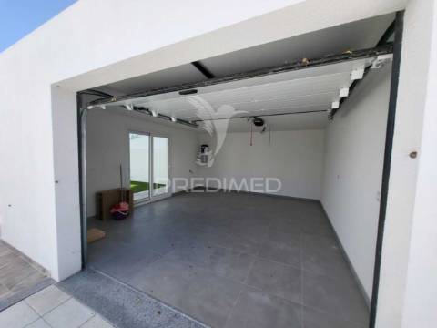 Moradia t4 na quinta da fábrica