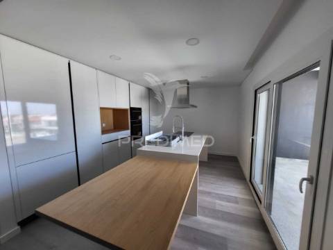 Moradia t4 na quinta da fábrica