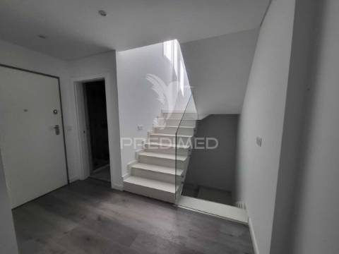 Moradia t4 na quinta da fábrica