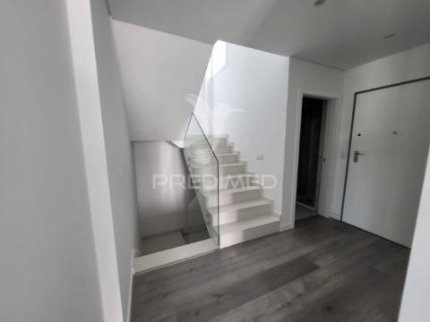 Moradia t4 na quinta da fábrica