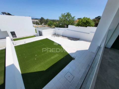 Moradia t4 na quinta da fábrica