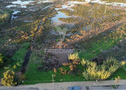 Terreno urbano com 800m2, na n125, em monte gordo, algarve