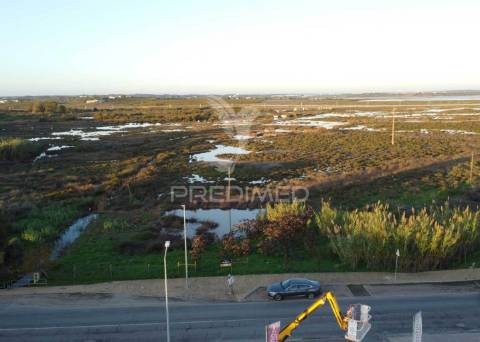 Terreno urbano com 800m2, na n125, em monte gordo, algarve