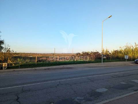 Terreno urbano com 800m2, na n125, em monte gordo, algarve