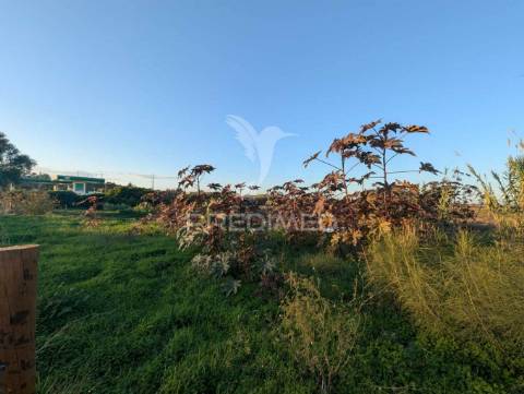 Terreno urbano com 800m2, na n125, em monte gordo, algarve