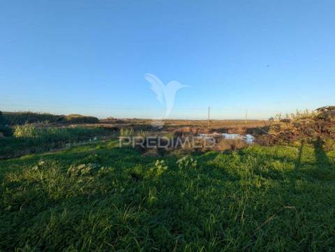 Terreno urbano com 800m2, na n125, em monte gordo, algarve
