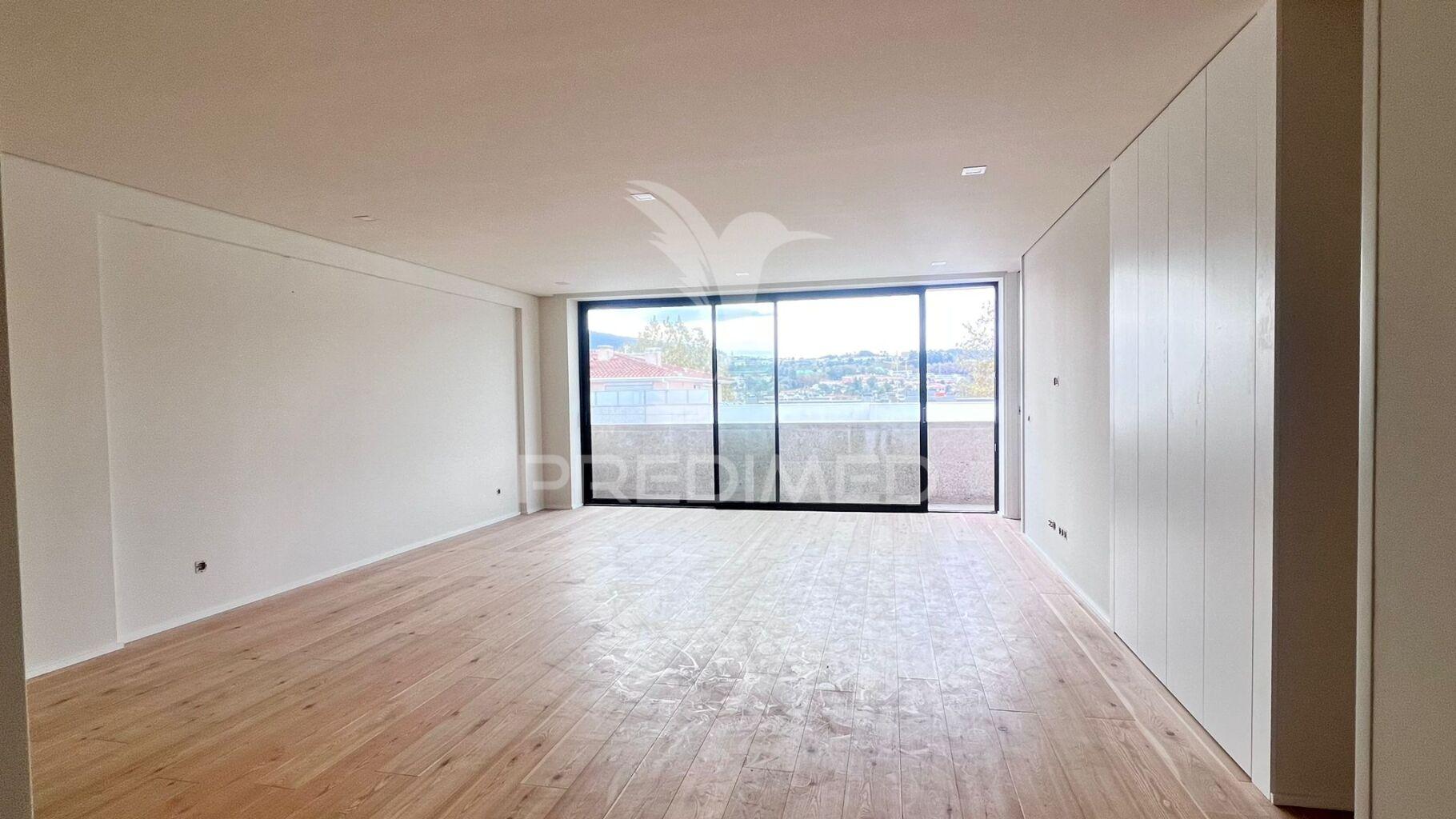 Apartamento t3 novo em creixomil - próximo ao hospital