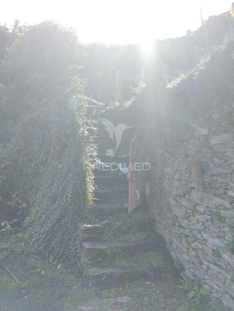 Moradia com terreno