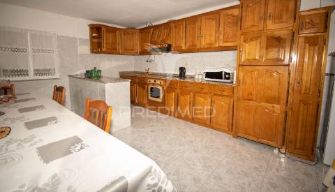 Moradia t3 em vale de espinho, sabugal