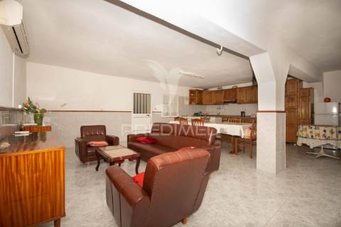 Moradia t3 em vale de espinho, sabugal