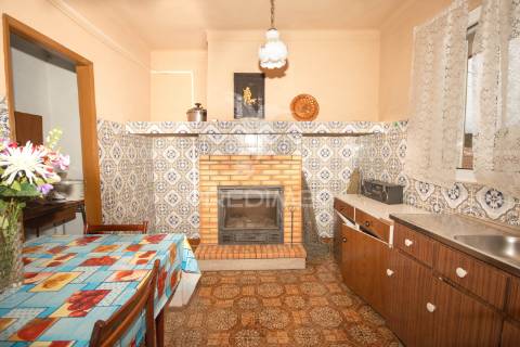 Moradia t3 em vale de espinho, sabugal