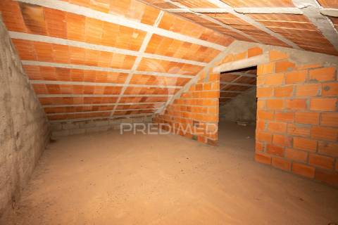 Moradia t3 em vale de espinho, sabugal