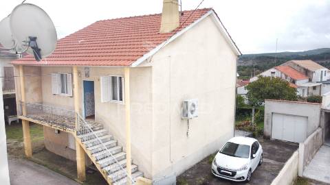 Moradia t3 em vale de espinho, sabugal