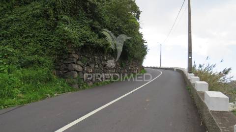 Terreno  com 2.387m2 no estreito de câmara de lobos
