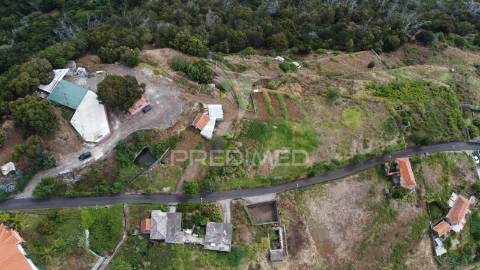 Terreno com 13.300m² em santa cruz – vistas panorâmicas de mar e serra