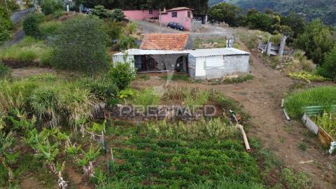 Terreno com 13.300m² em santa cruz – vistas panorâmicas de mar e serra