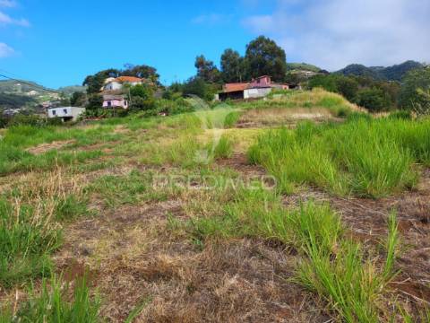 Terreno com 13.300m² em santa cruz – vistas panorâmicas de mar e serra