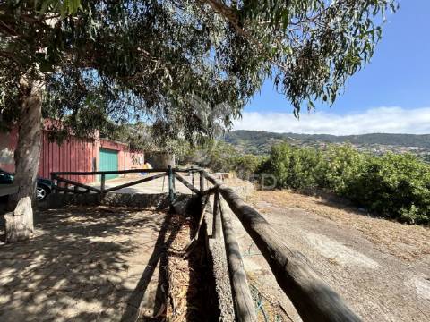 Terreno com 13.300m² em santa cruz – vistas panorâmicas de mar e serra