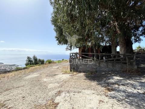 Terreno com 13.300m² em santa cruz – vistas panorâmicas de mar e serra