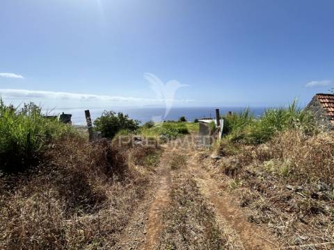 Terreno com 13.300m² em santa cruz – vistas panorâmicas de mar e serra