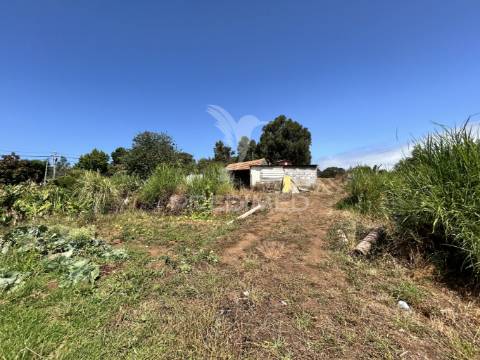 Terreno com 13.300m² em santa cruz – vistas panorâmicas de mar e serra