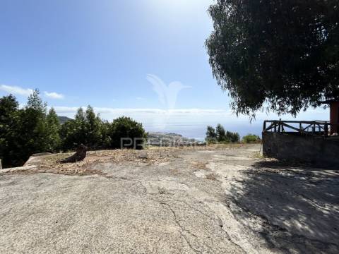 Terreno com 13.300m² em santa cruz – vistas panorâmicas de mar e serra