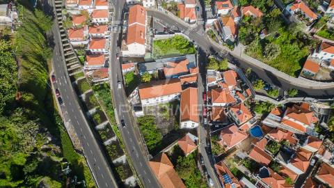 Um edifício com história e versatilidade no coração do funchal