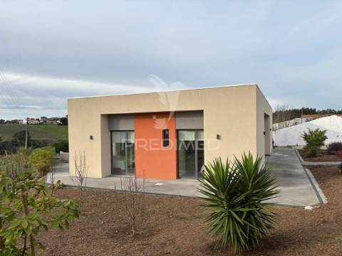 Moradia t4 + t2 perto de caldas da rainha