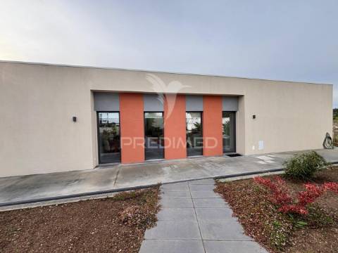 Moradia t4 + t2 perto de caldas da rainha