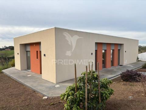 Moradia t4 + t2 perto de caldas da rainha