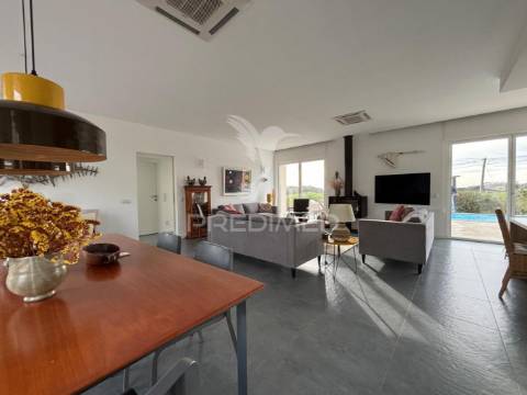 Moradia t4 + t2 perto de caldas da rainha