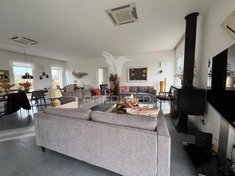 Moradia t4 + t2 perto de caldas da rainha