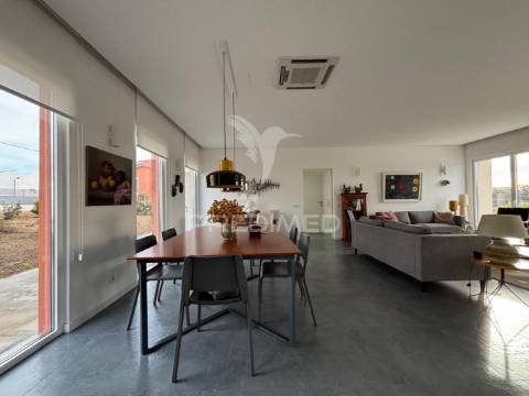 Moradia t4 + t2 perto de caldas da rainha