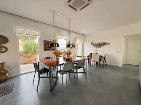 Moradia t4 + t2 perto de caldas da rainha