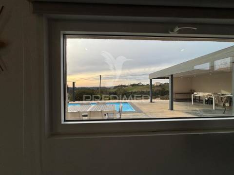 Moradia t4 + t2 perto de caldas da rainha